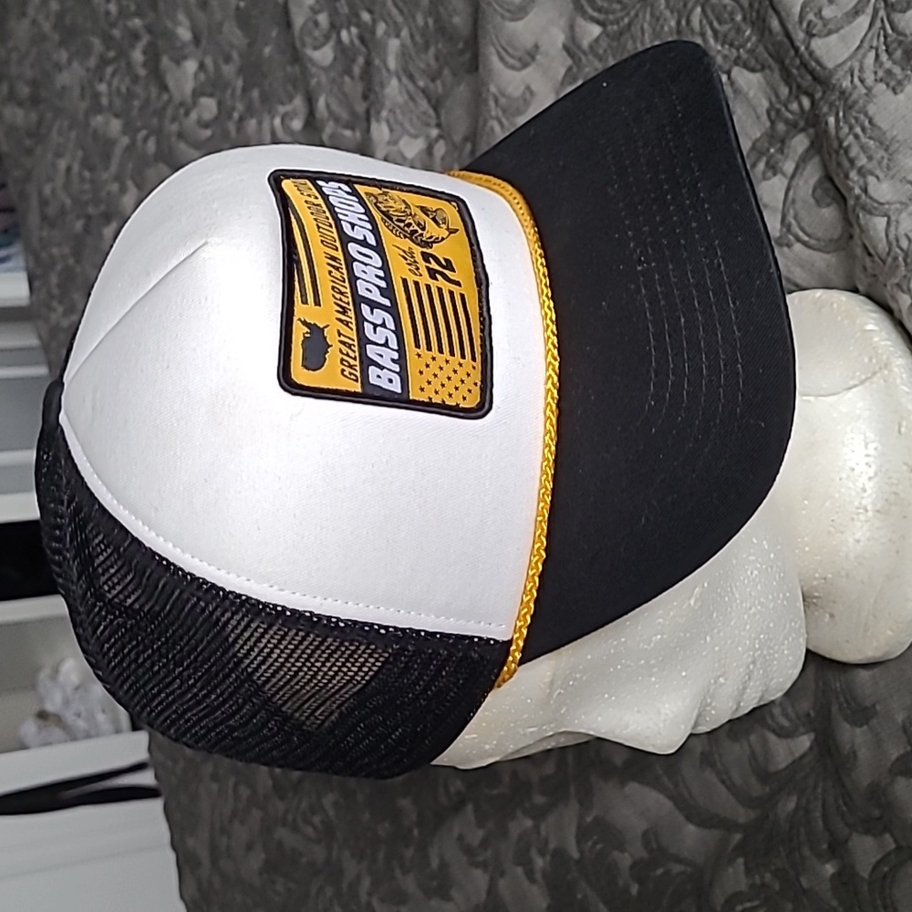 Bass pro snapback